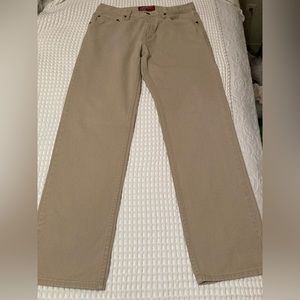 Arizona Jean Co. Women’s Vintage Slim Straight Jeans. Size 32x 30. See notes